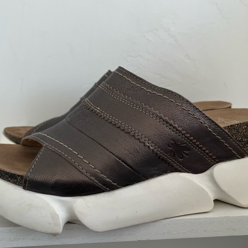 FLY London Metallic Grey Leather Slide Sandals - Suze - - size 6.5